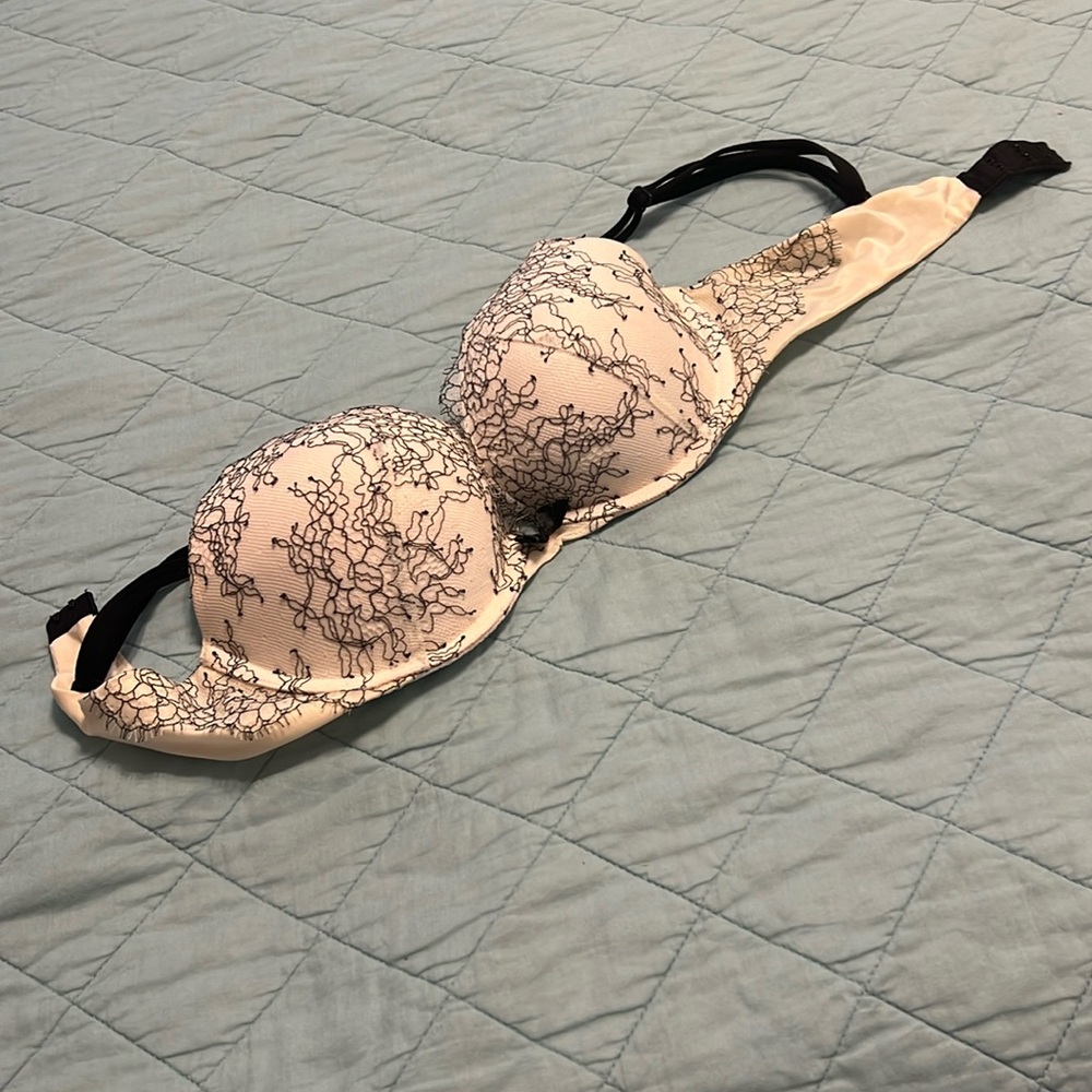 Victoria’s Secret very sexy push-up bra size 34C